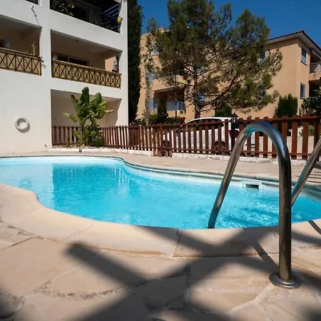 公寓 Stylish Apartment With Pool, Fast Wifi, Netflix, Perfect For Couples Or Solo Travellers