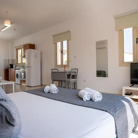 Modern With Pool And Balcony Hillside And Sea Views For Business Or Leisure Travellers Peyia