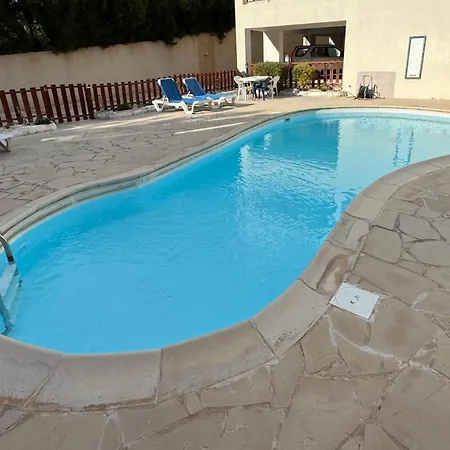 Modern & Stylish In Coral Bay, Pool, Parking, Fast Wifi, Netflix And Close To *