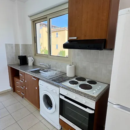 Modern & Stylish In Coral Bay, Pool, Parking, Fast Wifi, Netflix And Close To Apartment *