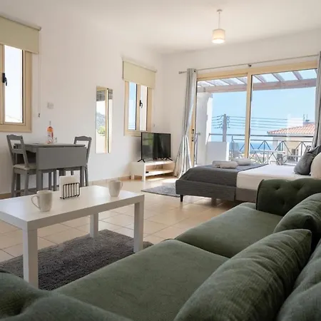 Modern With Pool And Balcony Hillside And Sea Views For Business Or Leisure Travellers Апартаменты *