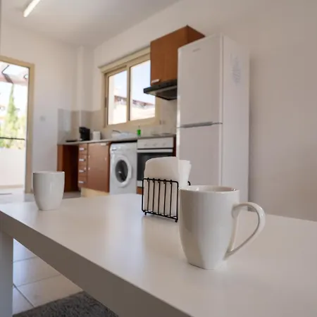 Апартаменты Modern With Pool And Balcony Hillside And Sea Views For Business Or Leisure Travellers Пейя