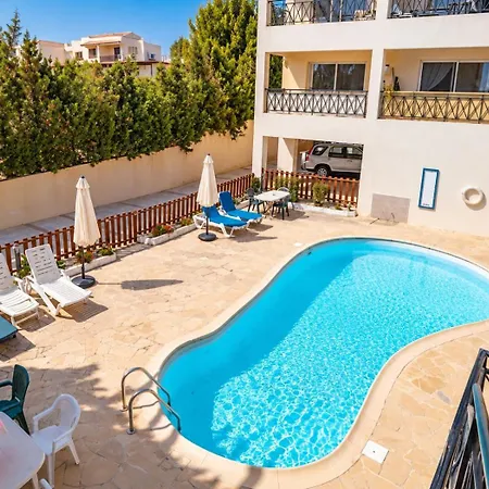 Sea View In Peyia, Pool, Balcony & Free Parking *