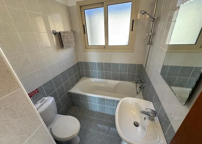 アパート Modern With Pool And Balcony Hillside And Sea Views For Business Or Leisure Travellers ペイヤ