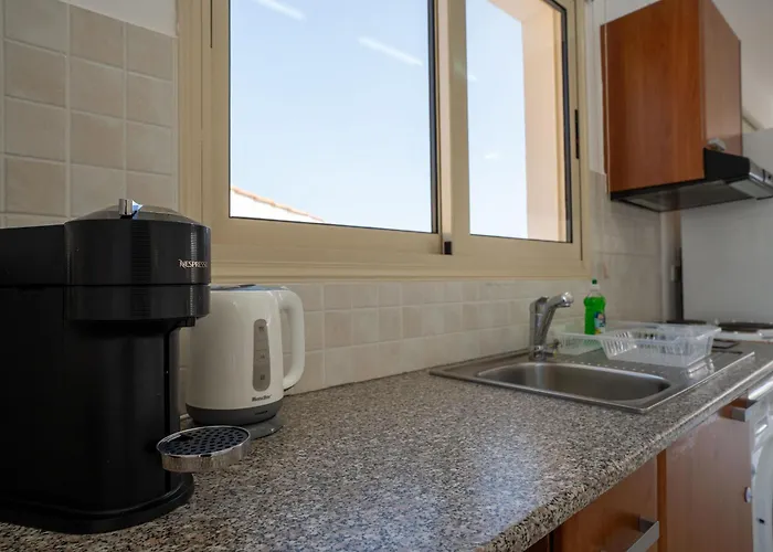 アパート Modern With Pool And Balcony Hillside And Sea Views For Business Or Leisure Travellers *