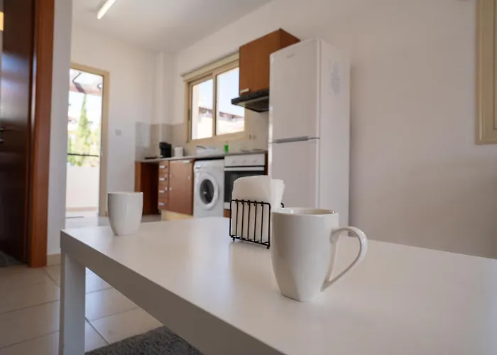 アパート Modern With Pool And Balcony Hillside And Sea Views For Business Or Leisure Travellers ペイヤ